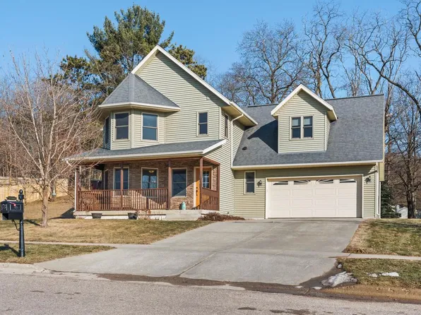 2002 Retzlaff Drive, Reedsburg, WI 53959