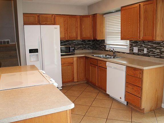3rd image of 1628 Valley Vista Dr