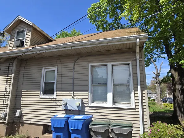 32 Cottage Street, Manchester, CT 06040
