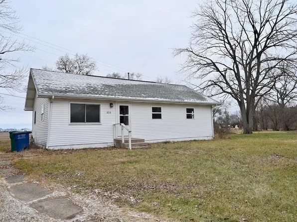 824 Quentin Ct, Kingsford Heights, IN 46346