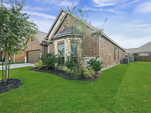 3rd image of 18731 Bene Vista Dr