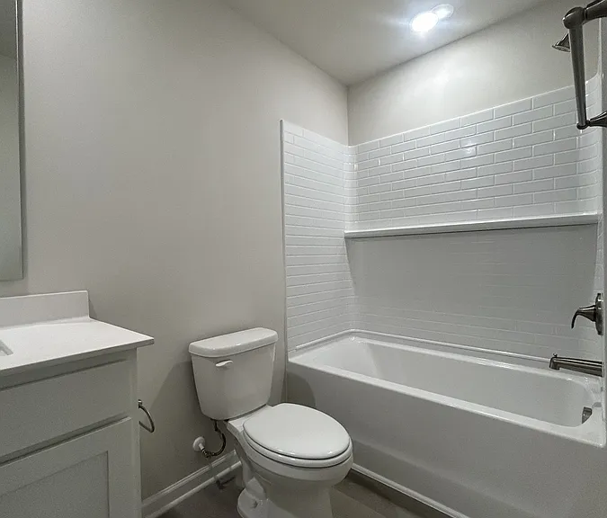 1033 Saint Lawrence Dr — Photo 14