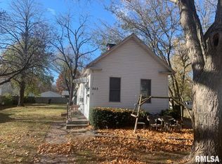 853 N Prairie St, Jacksonville, IL 62650