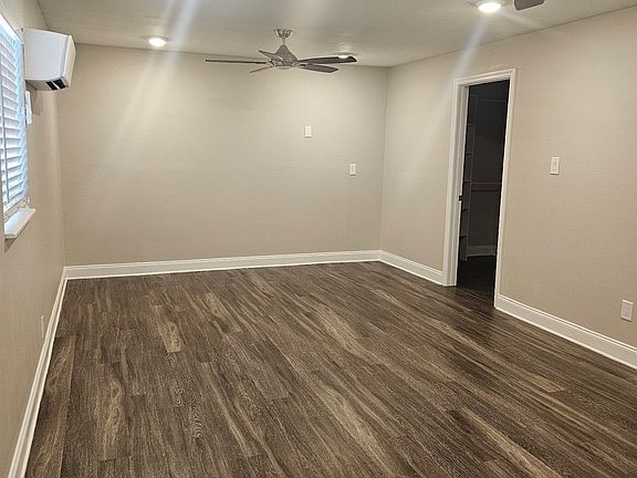 3rd image of 3102 W San Juan St APT A