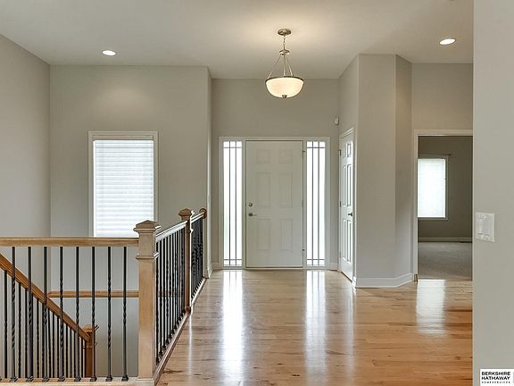 4th image of 19701 Hansen Ave