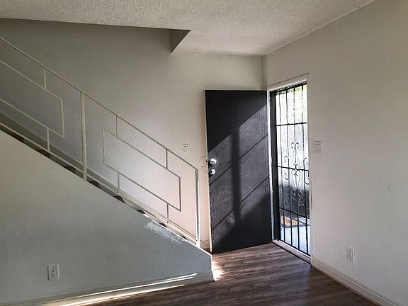 3rd image of 2268 W 20th St APT 1