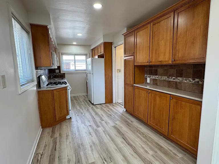 2431 Grange Rd — Photo 8