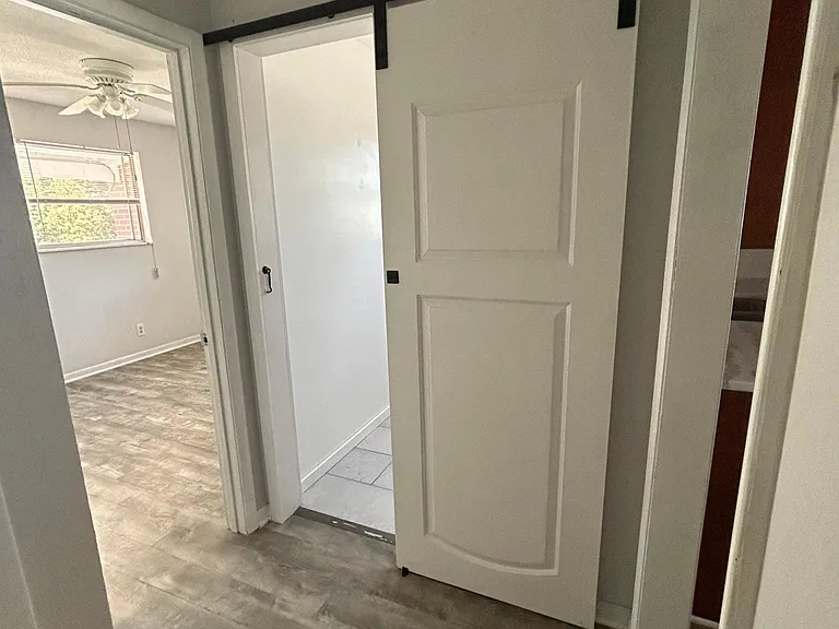 11 N Lake St #3 — Photo 14