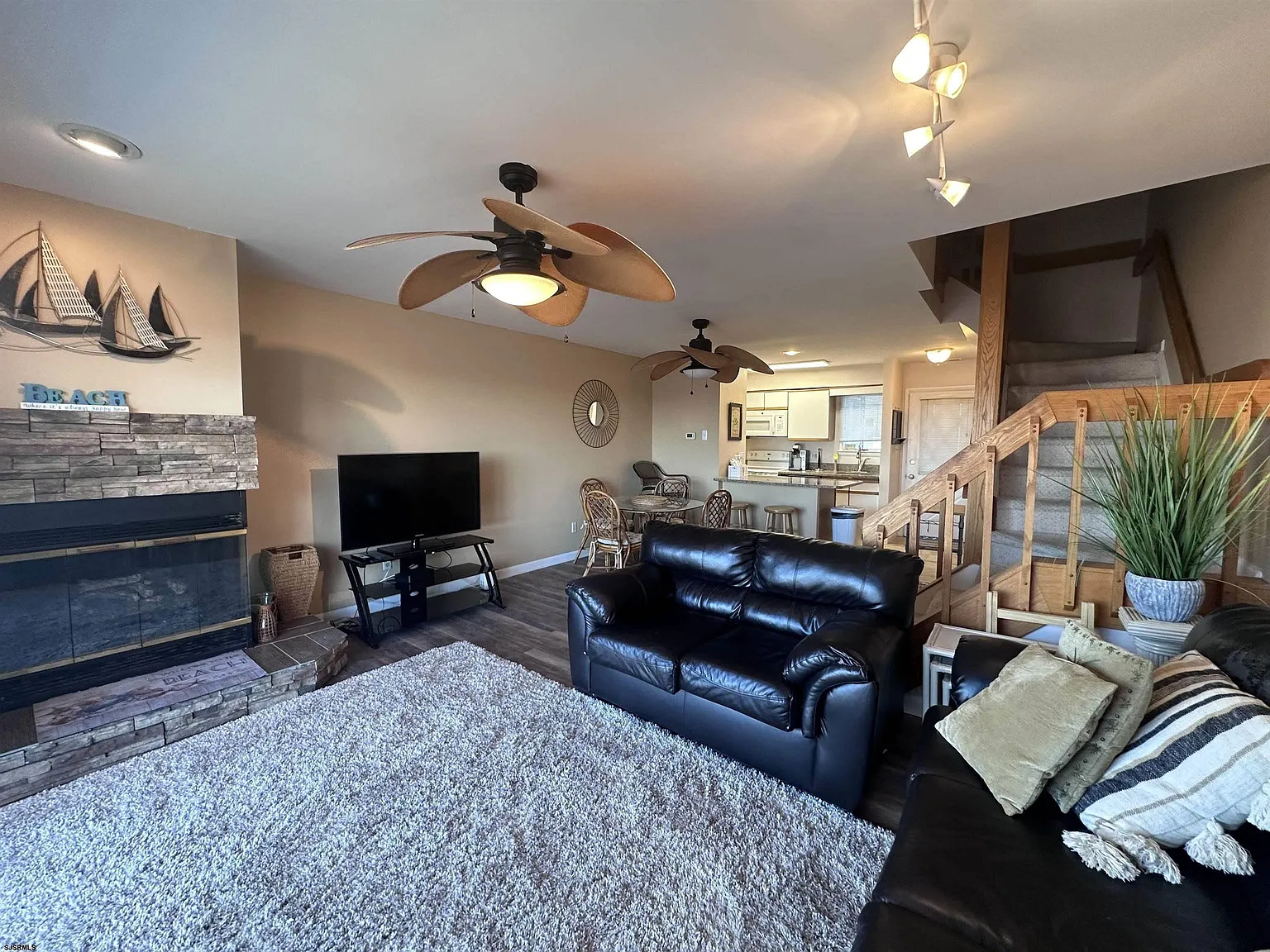 3 bed, 2.5 bath, $60,000 — Photo 3