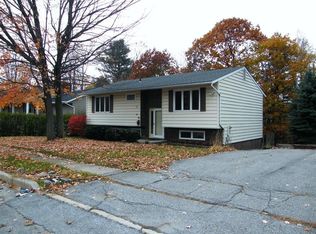 17 Rosewood Ln, Essex Junction, VT 05452