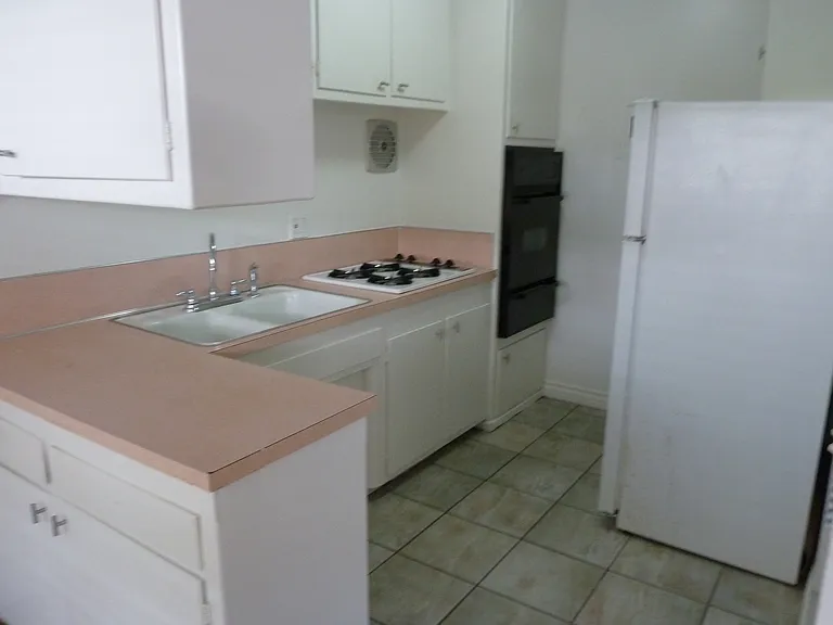 1022 2nd St #4 — Photo 5