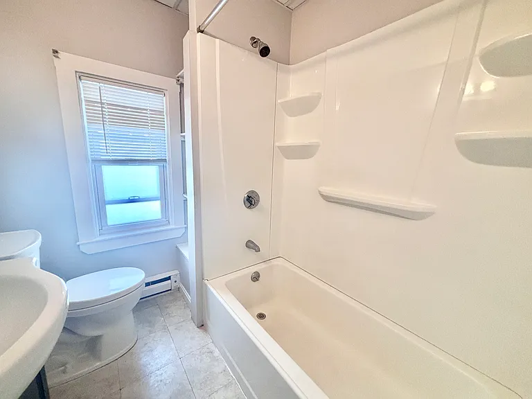 Highland Ave — Photo 15