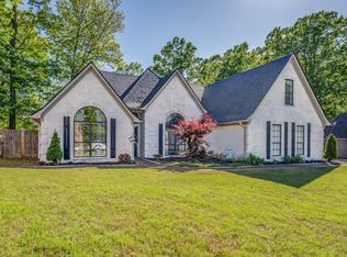 55 Harbor Oaks Cv, Oakland, TN 38060