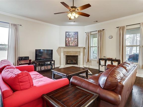 5th image of 866 Lemoyne St