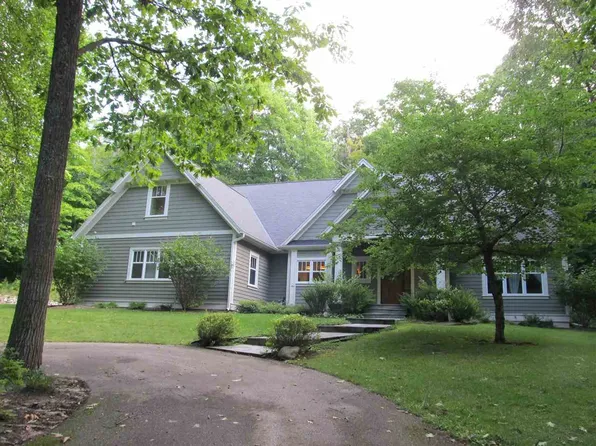 334 Birchwood Ter, Harbor Springs, MI 49740