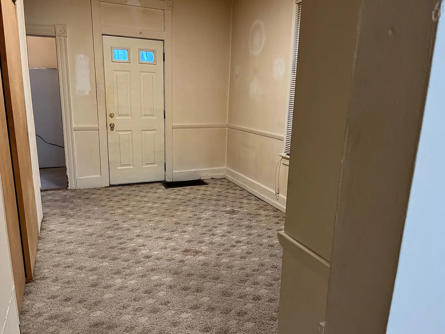 2 bed, $860 — Photo 2