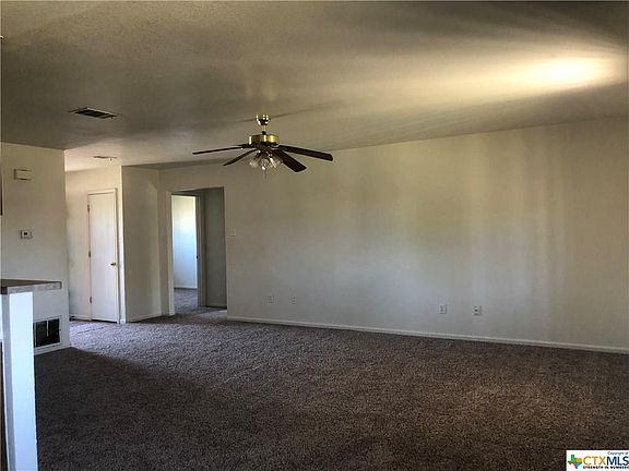 3rd image of 1825 Fleetwood Dr