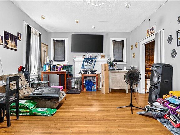 4th image of 124 Granite St