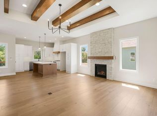 2407 W 177th Ter, Overland Park, KS 66085