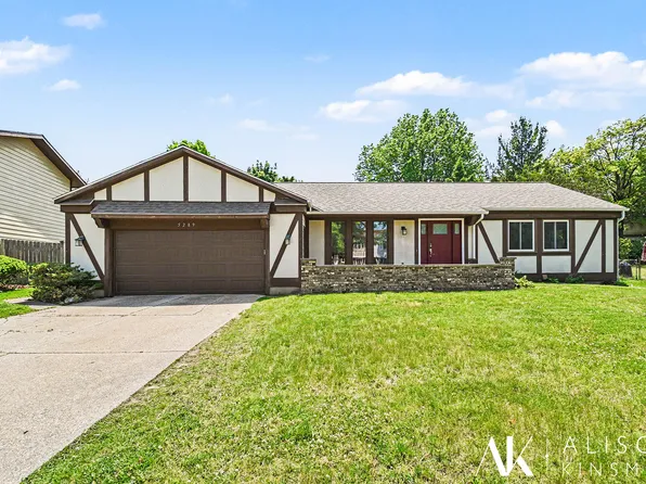 5289 Queensbury Dr SE, Kentwood, MI 49508
