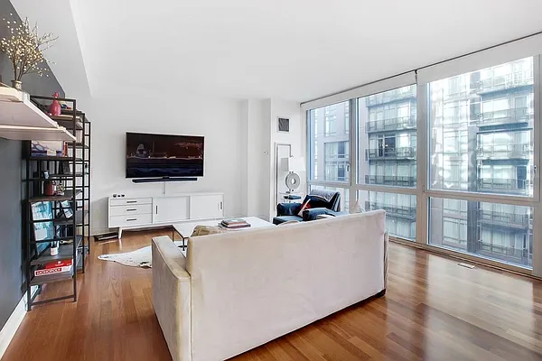 Rented by Arvik Group Real Estate | media 8