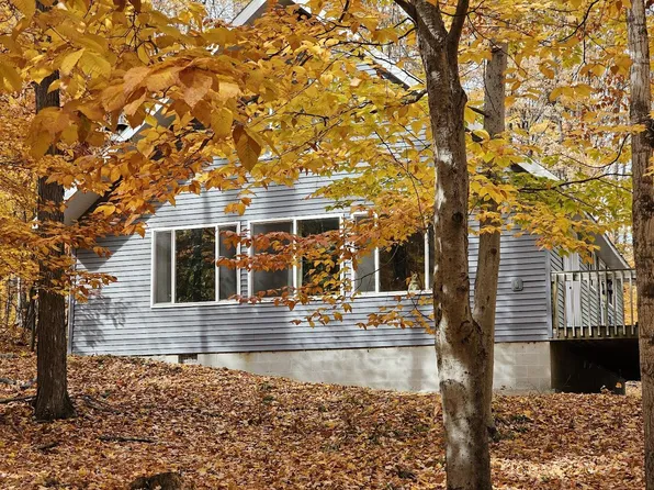 1038 Deer Park Ct, Gaylord, MI 49735