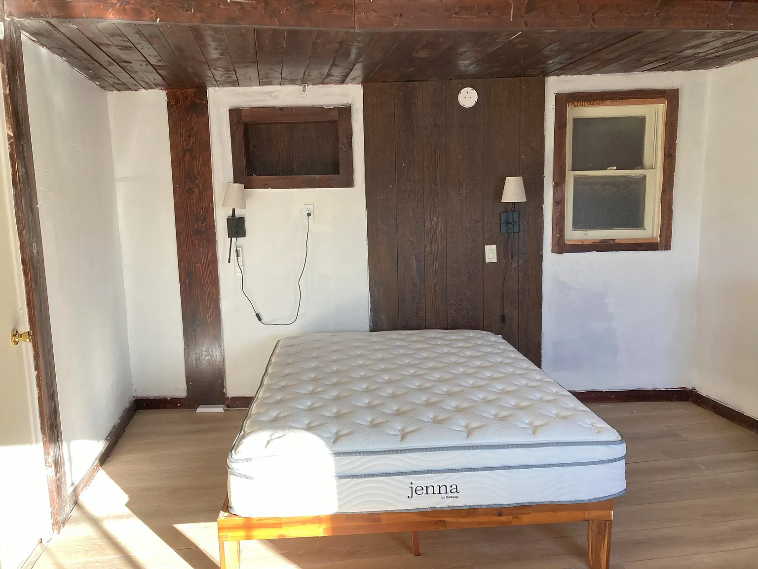 2 bed, 450 sqft, $900 — Photo 1