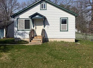 106 Columbus Ave, Houghton Lake, MI 48629