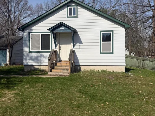 106 Columbus Ave, Houghton Lake, MI 48629