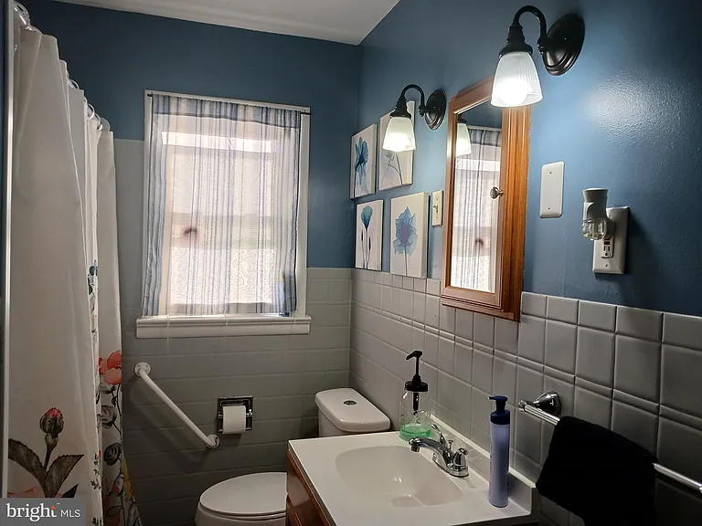 16 Ford Ave — Photo 9