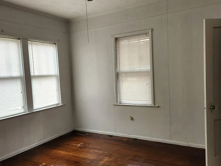305 Allen Ave — Photo 6