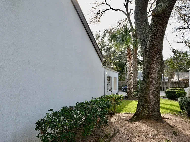 7655 S Braeswood Blvd #26 — Photo 24