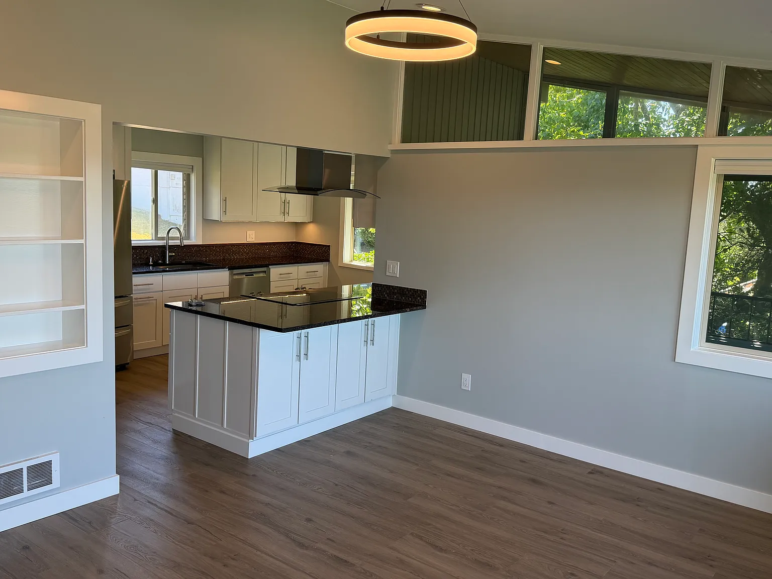 2 bed, 1.5 bath, 1440 sqft, $4,500 — Photo 4