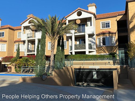 5th image of 2250 Camino De La Reina Unit 204