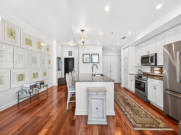 5th image of 900 20th Ave S APT 1305