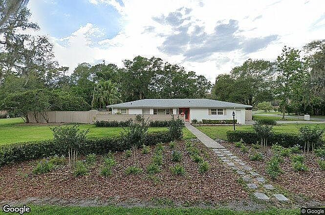 2nd image of 400 Wilson Place Dr