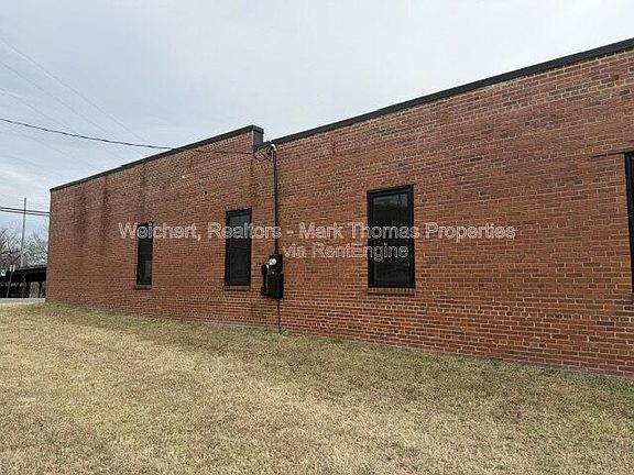 5th image of 141 Depot St