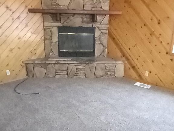 2nd image of 42735 Moonridge Rd