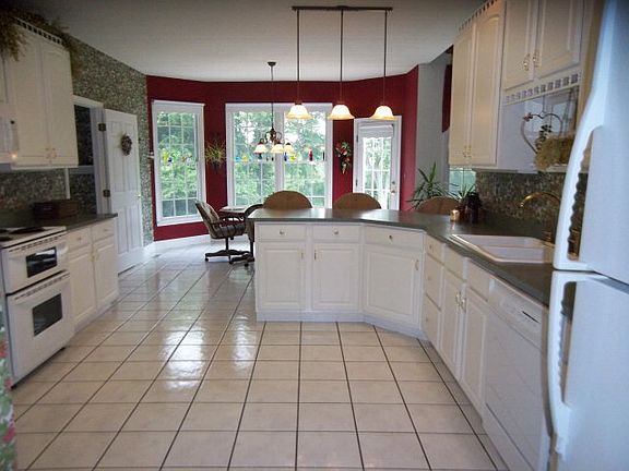 5th image of 96 Yaples Orchard Dr