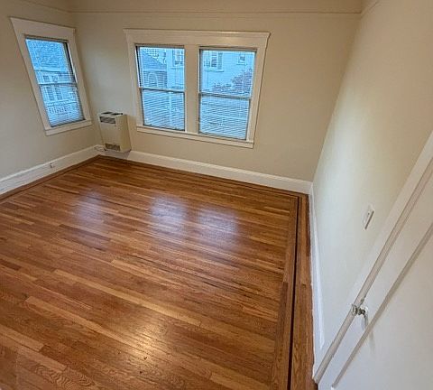 4th image of 285 Van Buren Ave #4