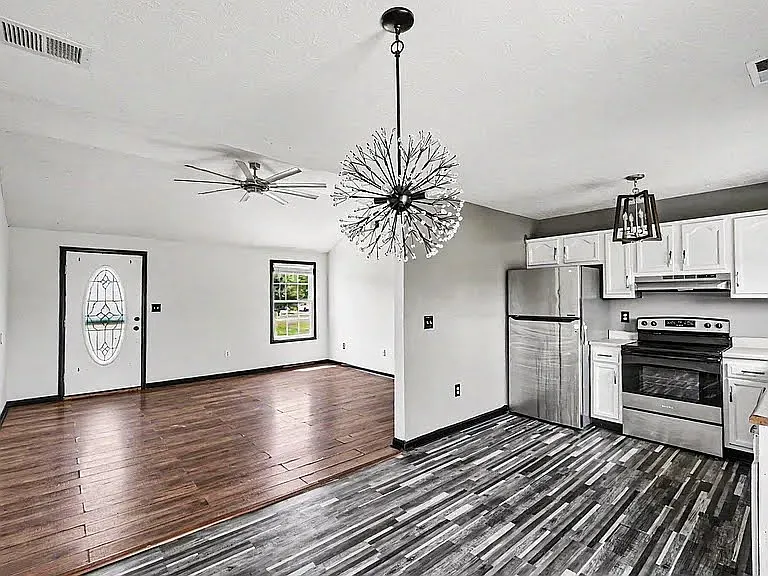 206 Creekwood Dr — Photo 10