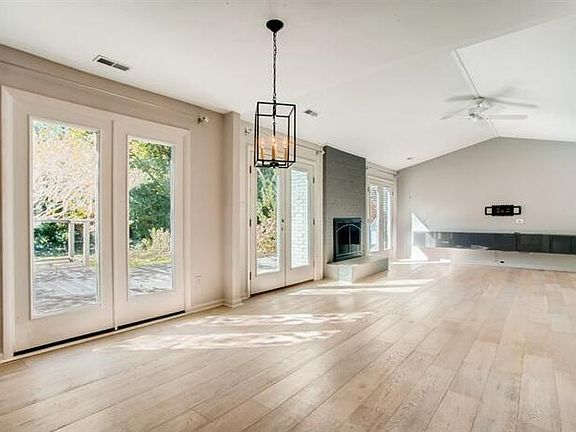5th image of 1001 Richard Barry Dr