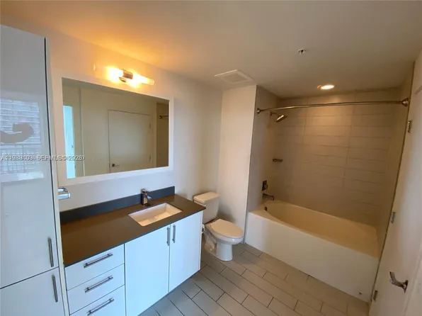 999 SW 1st Ave APT 2703, Miami, FL 33130