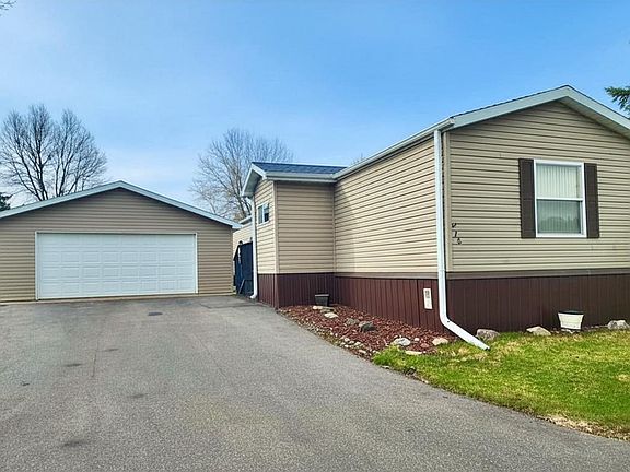 4th image of 78 Edgewater Court