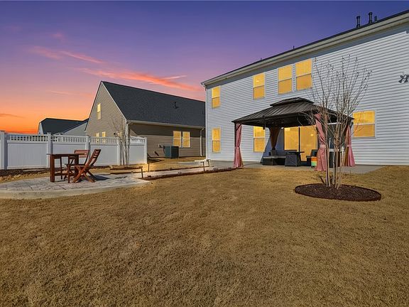 3rd image of 804 Spring Orchard Dr