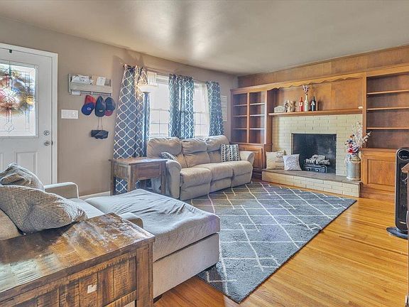 3rd image of 2607 Meadow Lark Ln