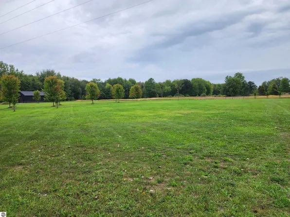 1873 S Loomis Rd, Mount Pleasant, MI 48858