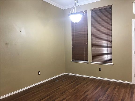 4th image of 308 Leisure Ln