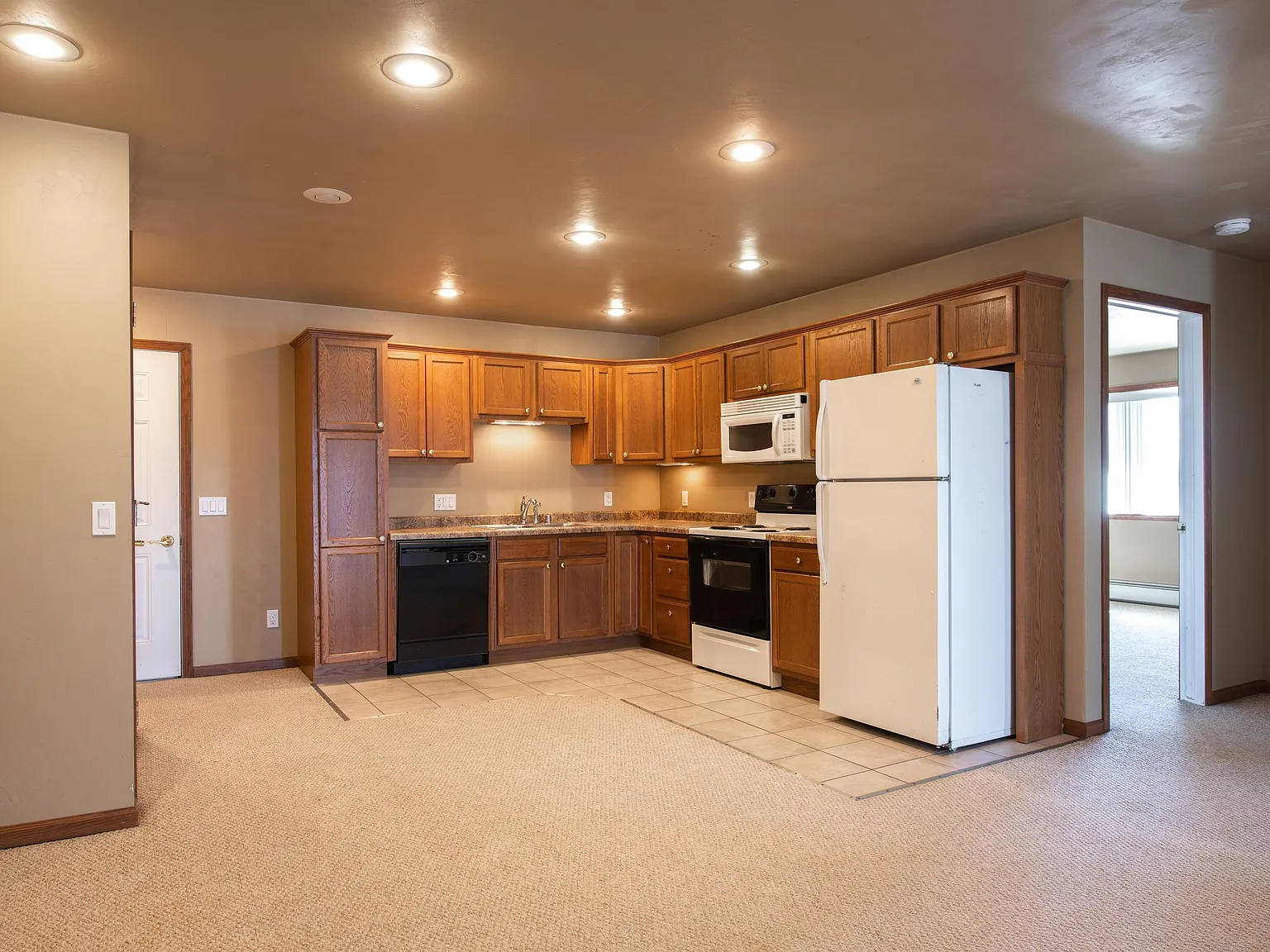 830 E Elm Dr — Photo 1