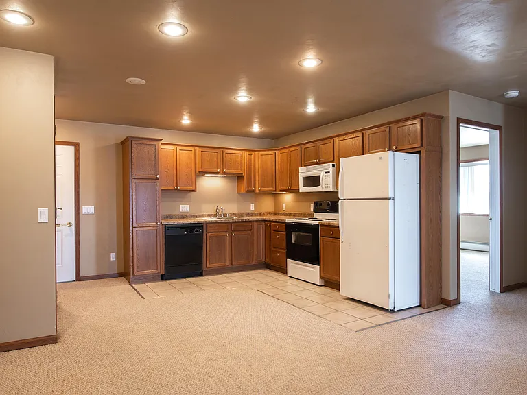 830 E Elm Dr — Photo 1